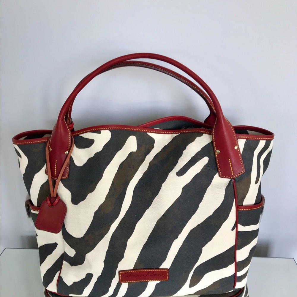 Brand new! RARE. BEAUTIFUL. Large zebra print Dooney & Bourke tote